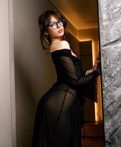 Churchgate aged housewife Call Girl